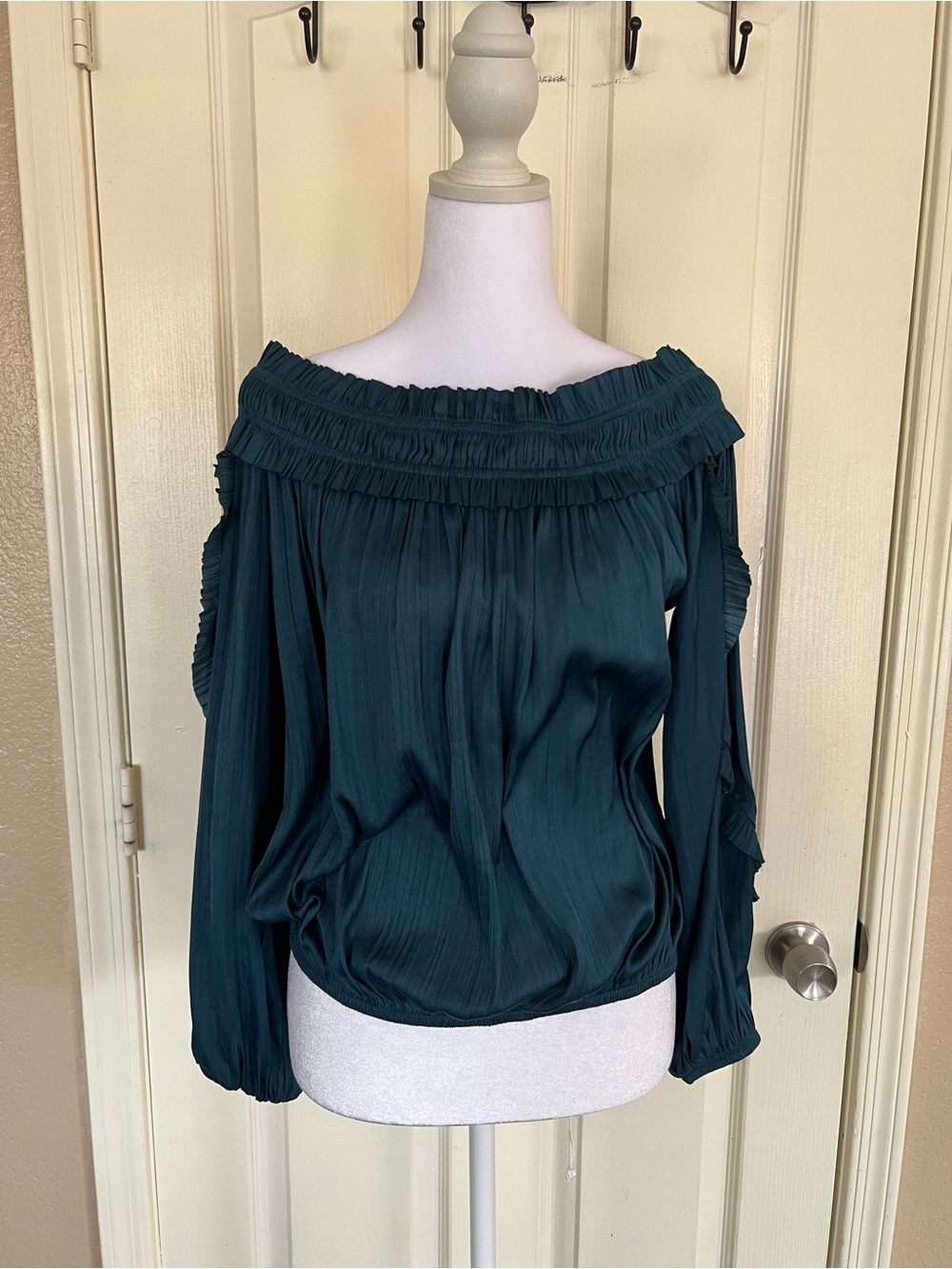 Evereve Amari Off Shoulder Blouse Teal Ruffle Long Sleeve Top Medium - Picture 2 of 10